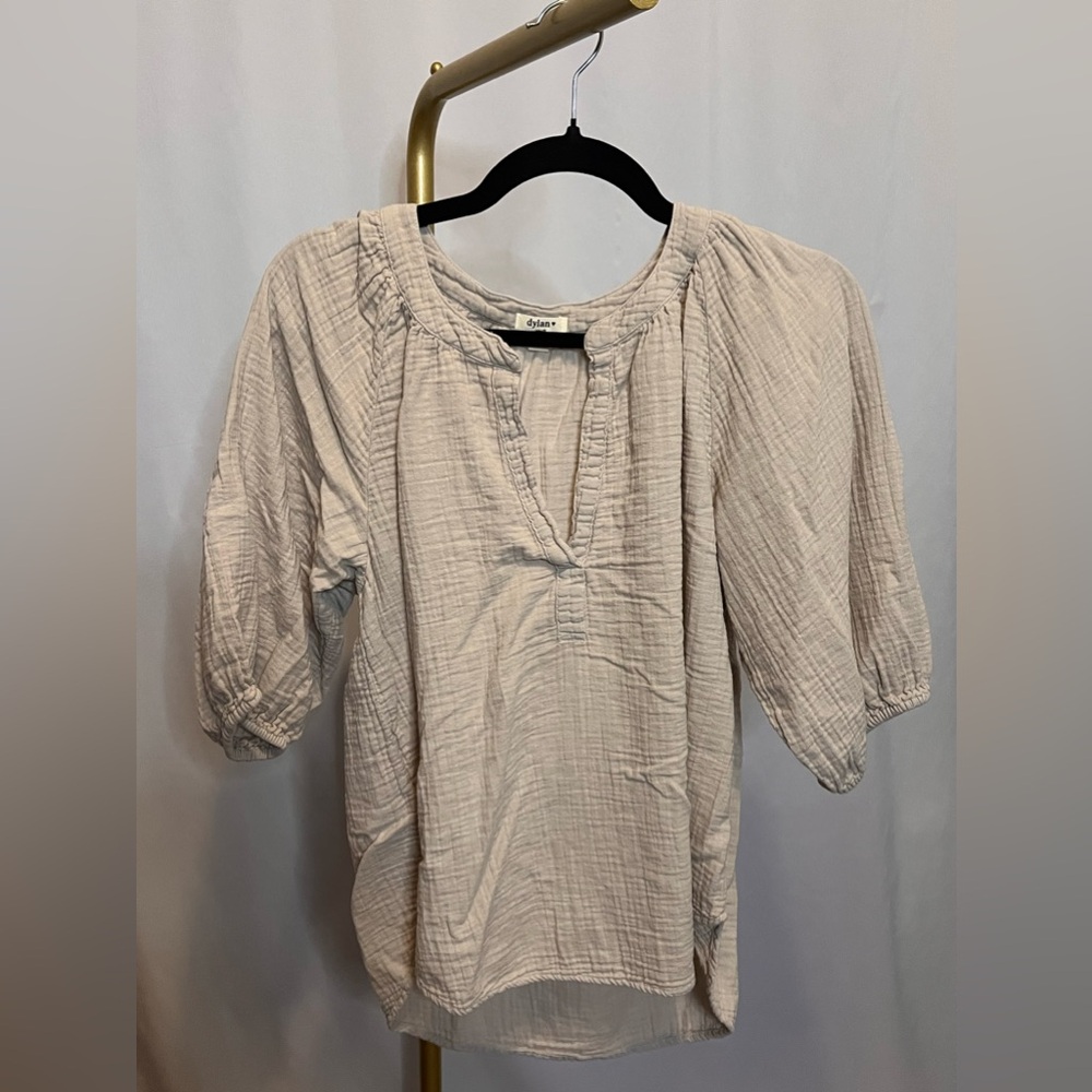 Dylan cotton gauze blouse size small cream color pit to pit 20.5” B3